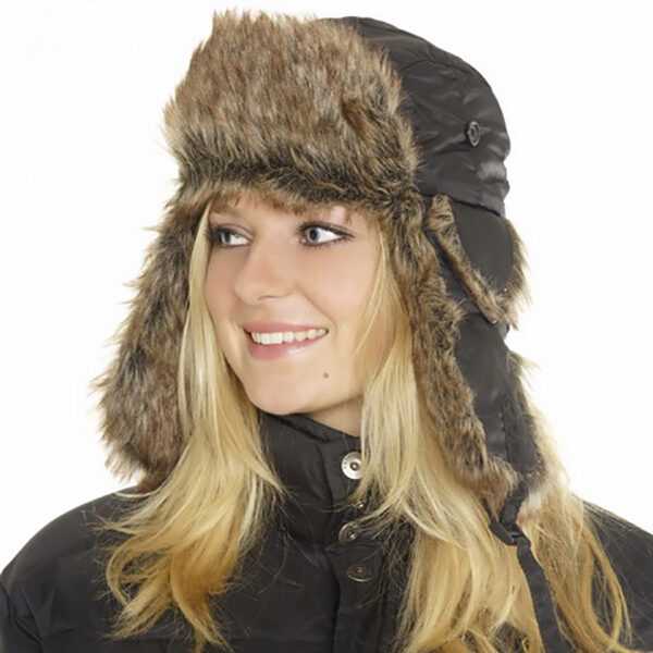 Polyester muts met bont