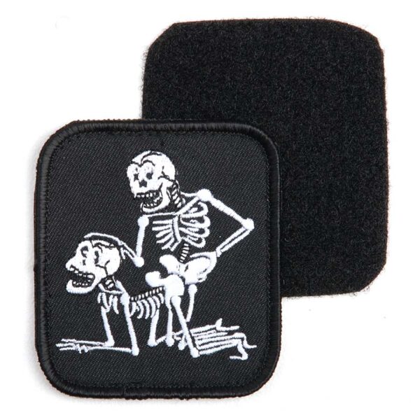 Embleem stof twee skeletten met klittenband #1058