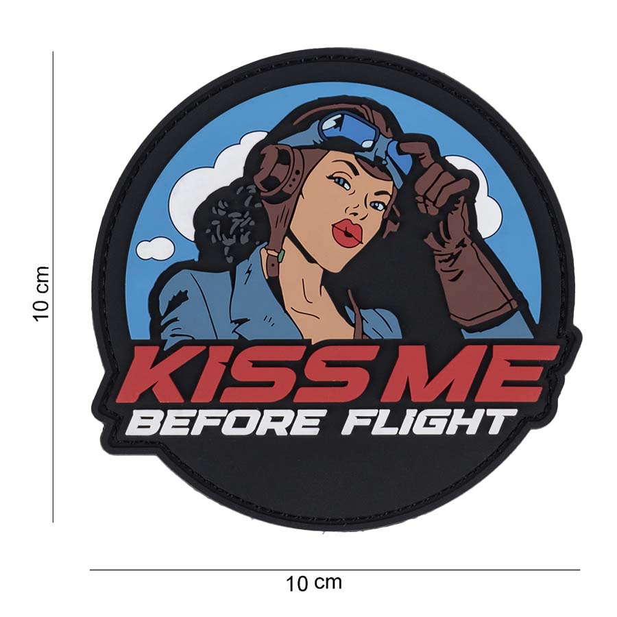 Embleem 3D PVC Kiss me before flight rond #11171 Embleem 3D PVC Kiss me before flight rond #11171