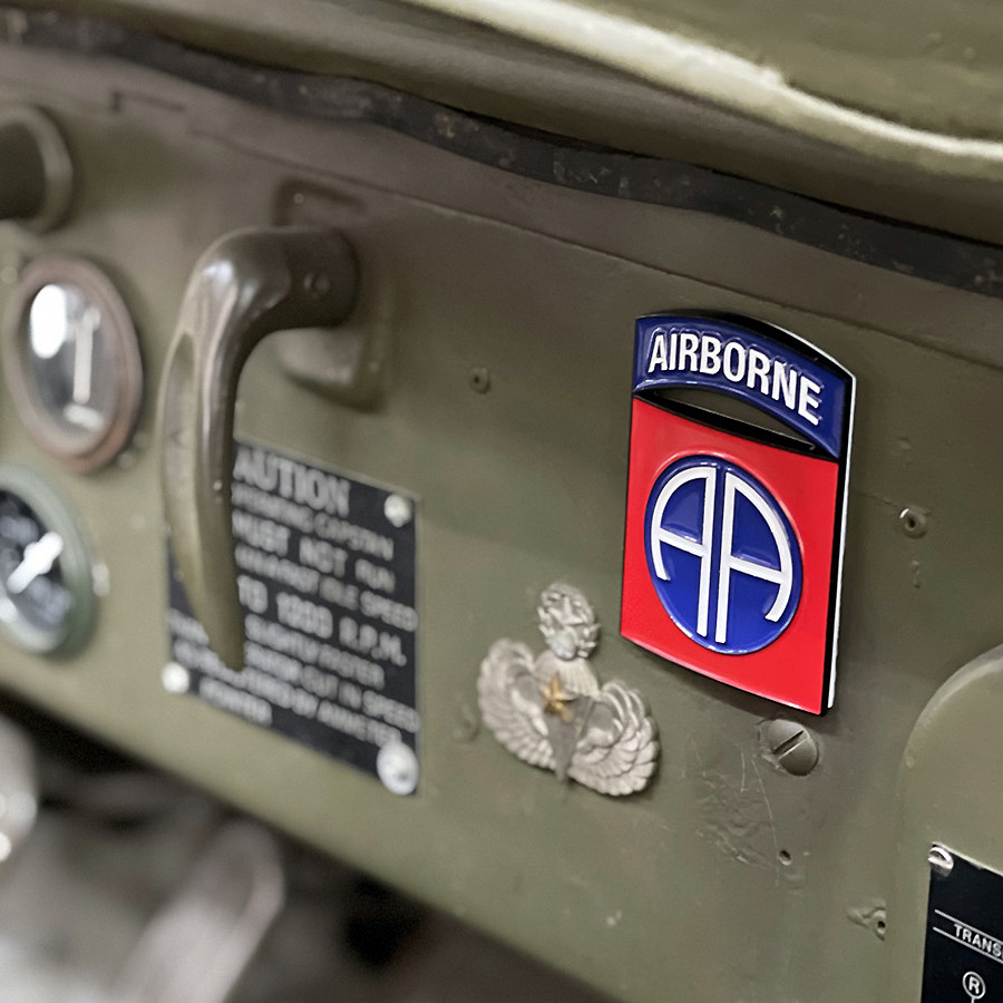 443503_99_82nd_airborne_sign.jpg